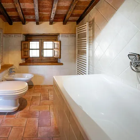 2 Bedroom Beautiful In * Corsanico-Bargecchia