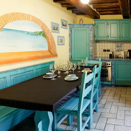 2 Bedroom Beautiful In Holiday home *